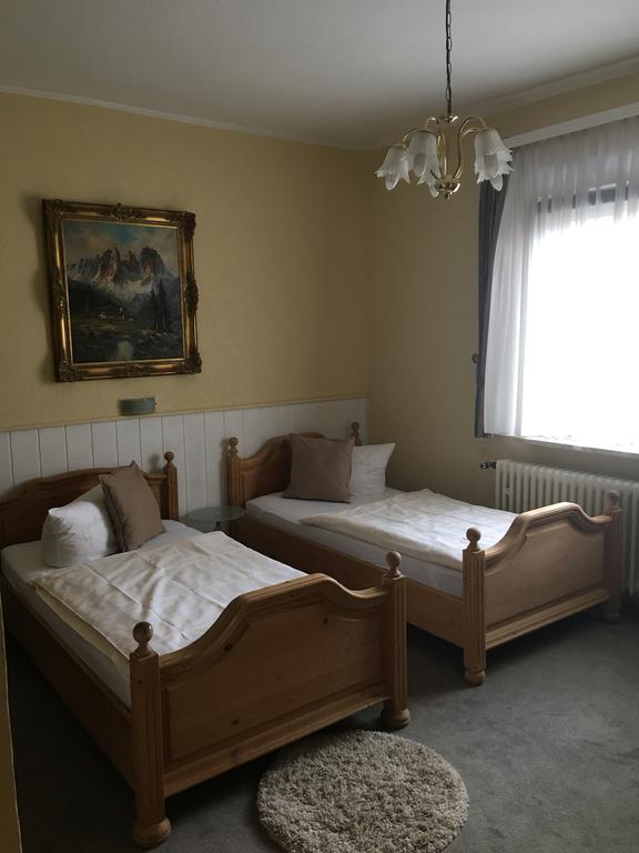 Riverside Airport Hotel Кельстербах Екстер'єр фото