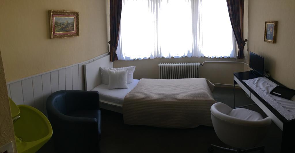 Riverside Airport Hotel Кельстербах Екстер'єр фото