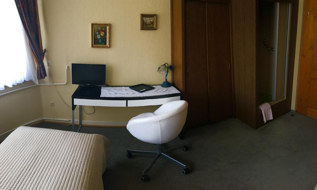 Riverside Airport Hotel Кельстербах Екстер'єр фото